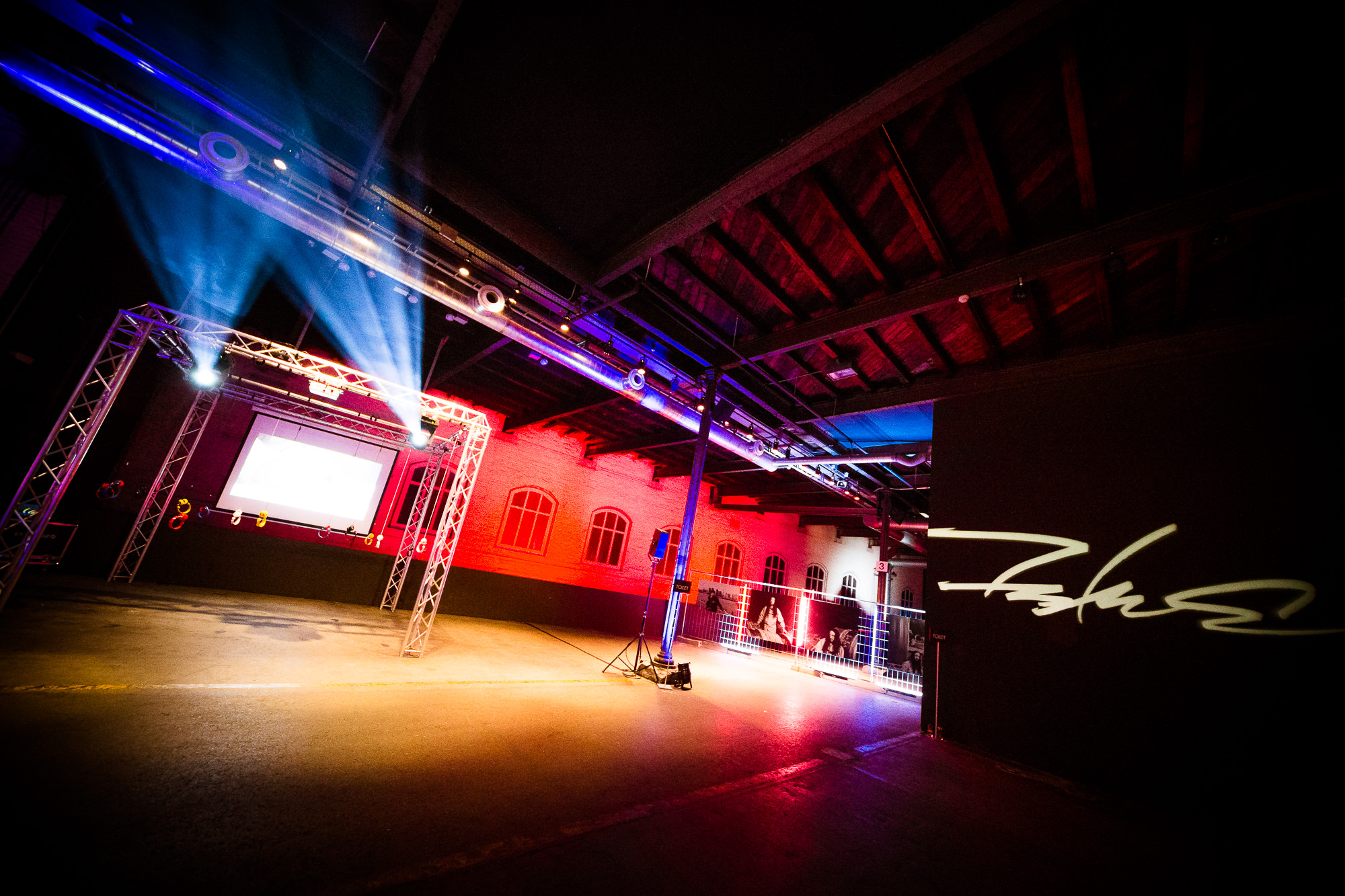 Export x3  DX 9681 Businessauftrag 0005 Hennessy by Futura